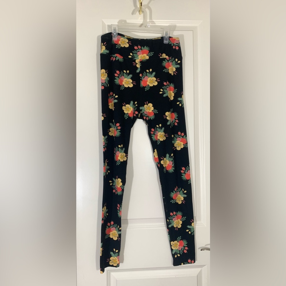 Flower Lularoe Leggings Tall + Curvy